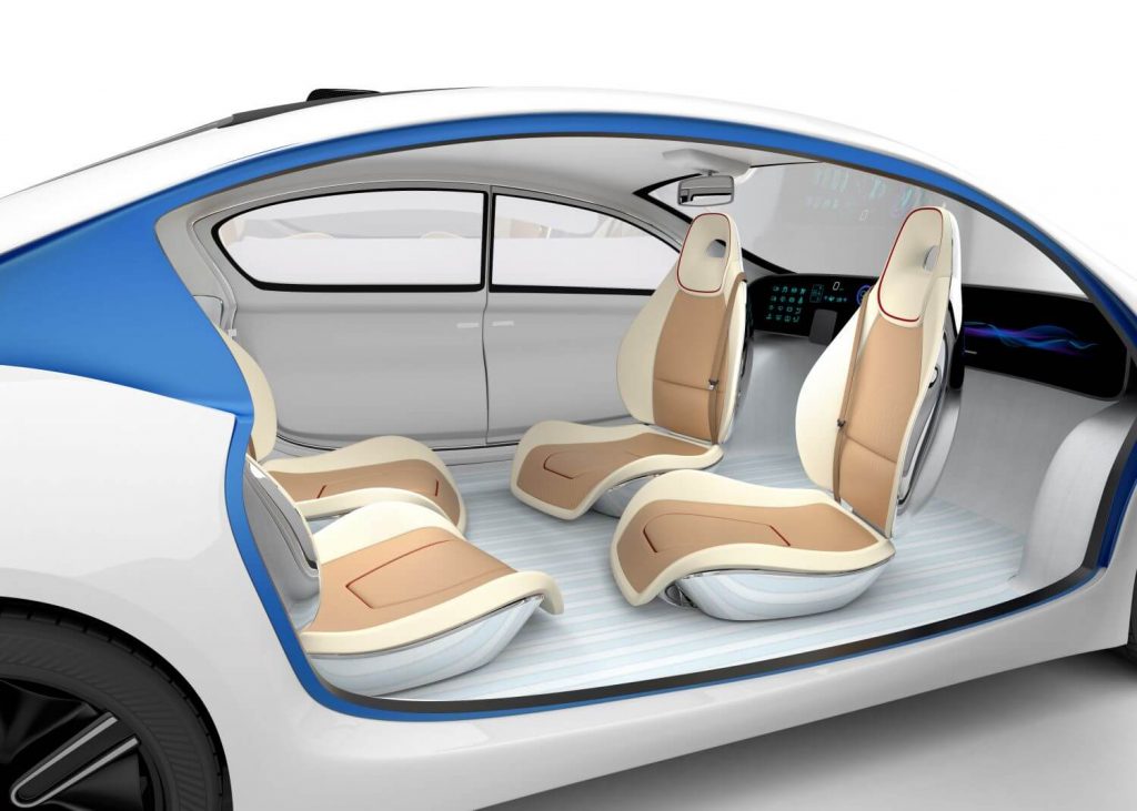 Futuristisches Auto mit intelligenten und sicheren Sitzen, auch Smart Seat genannt, in weiß und beige.